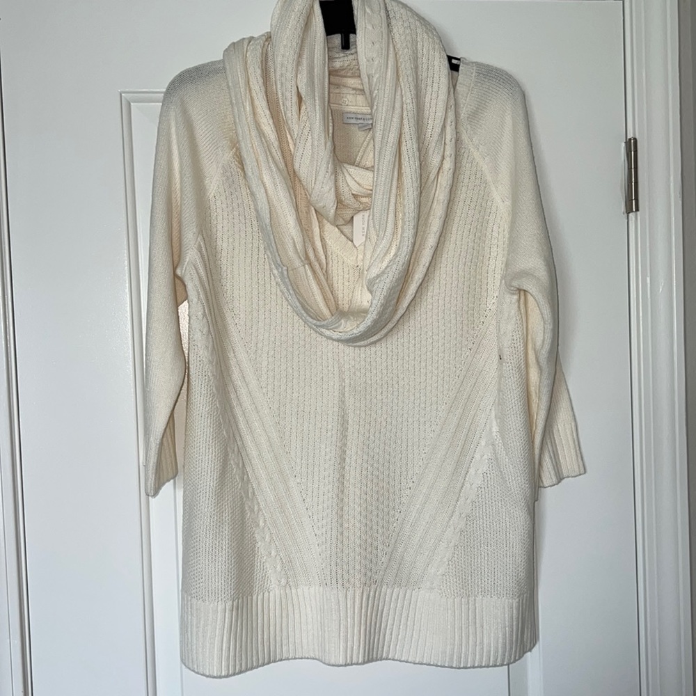 Cream sweater w/removable scarf, L. NWT
